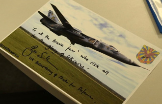 簽名照片證實  烏克蘭Su-24戰機發射風暴影飛彈