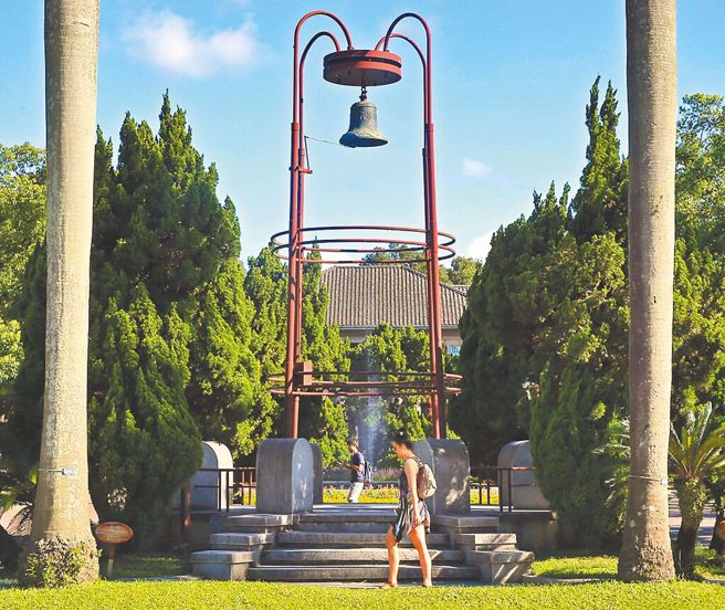 台大學生會選舉結果凌晨揭曉 新任會長政見曝光。圖為台大傅鐘。（本報資料照片）