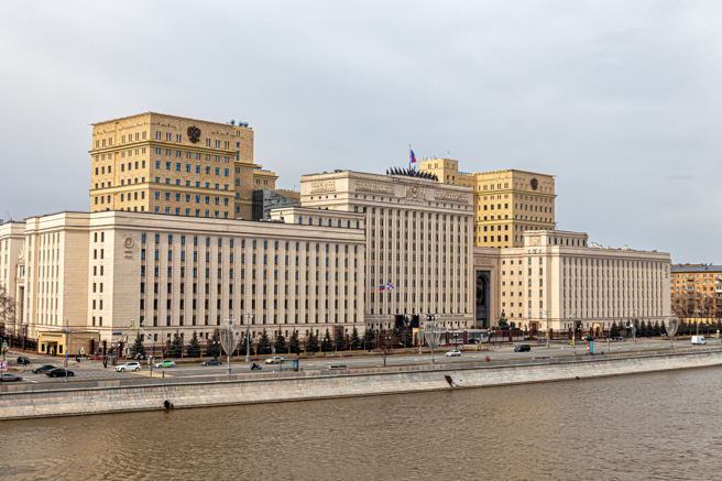 俄罗斯官媒塔斯社（TASS）报导，俄罗斯国防部大楼传出火灾，起火原因尚不明朗。（图／Shutterstock）