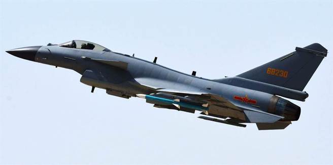 歼－10C（见图）是中方自制的第3代改进型超音速多用途战机。（新华社）