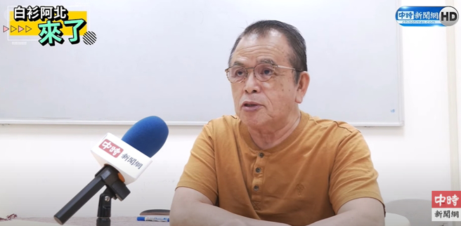 赖世雄分享学英文的契机，联考英文只考7分的他到了军校才发愤学习。（翻摄《中时新闻网》YouTube）