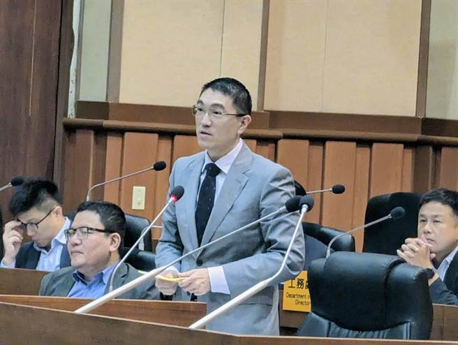 基隆市长谢国梁表示，他会秉持当年挡下深澳电厂泄煤电厂的初心，保护基隆市的海岸及环境。（张志康摄）