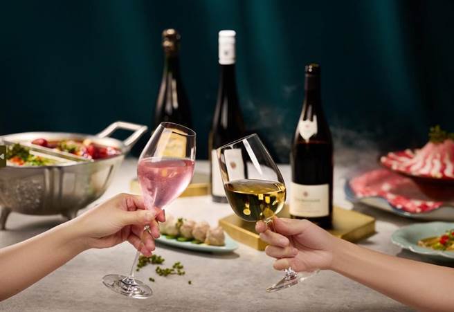 「花漾骄宠宴」美酒的选择包括昆斯特乐丽斯玲庄园白葡萄酒、拉璞酒庄布根地嘉美红葡萄酒及法国赛东祖传粉红气泡酒。（青花骄提供）