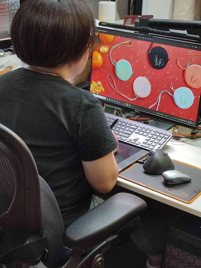 （将言设计去年透过劳动部劳动力发展署北基宜花金马分署北基宜花金马区银髮人才资源中心的协助，申请中高龄职务再设计」方案。图／北分署提供）