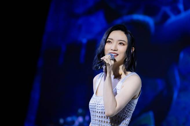 閻奕格驚喜飆唱《小美人魚》中文主題曲〈嚮往的世界〉。（迪士尼提供）