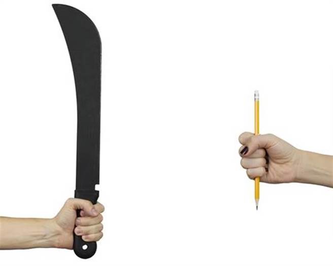 若发生断肢意外，医生提醒立即止血伤口，并用生理食盐水清洁，乾净溼纱布覆盖保溼；断肢则装在塑胶袋中泡入冰水，切勿与冰水直接接触，并赶紧送医做接回手术。（本报资料照片）