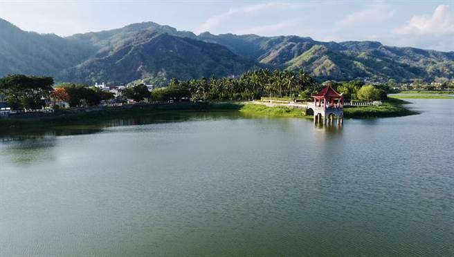 美浓湖水域活动最快可望在年底上路，明年开始进行龙舟赛事。（林雅惠摄）