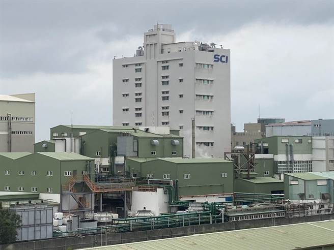 芦竹议员刘胜全说旭富制药已重建完成。(刘胜全提供／蔡依珍桃园传真)