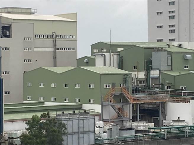 芦竹议员刘胜全说旭富制药已重建完成。(刘胜全提供／蔡依珍桃园传真)