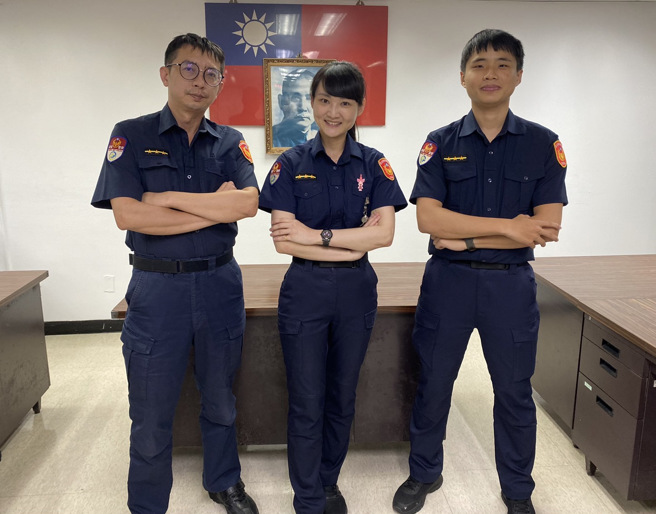捷运警察队第一分队警员庄世昌、许纯瑜、蔡圣杰（左起）共同逮捕窃盗通缉犯。（翻摄照片）