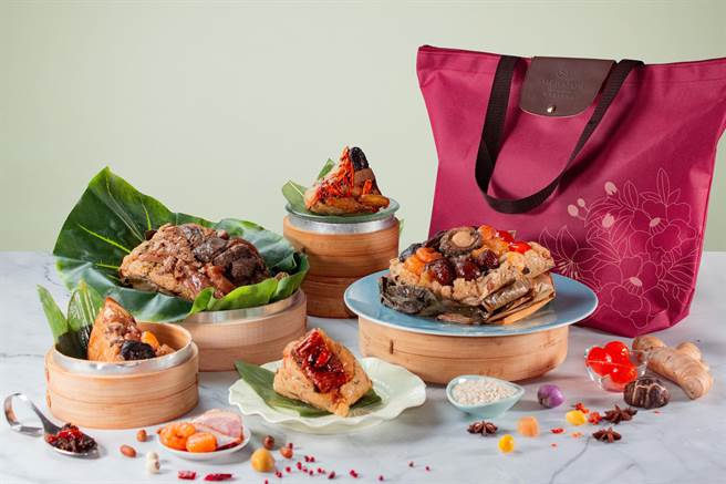 6月将迎来端午节，今年桃园喜来登酒店创意激发，集合馆内明星商品及节庆团员意象，推出别出心裁的裹蒸粽。（桃园喜来登酒店提供／蔡明亘桃园传真）