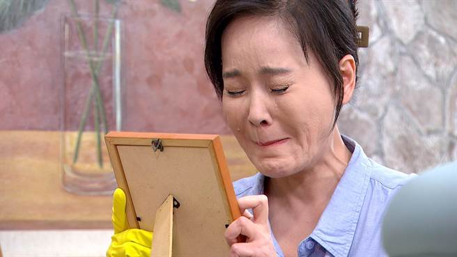 岳虹这回哭戏多，自嘲哭到快瞎掉。（三立提供）