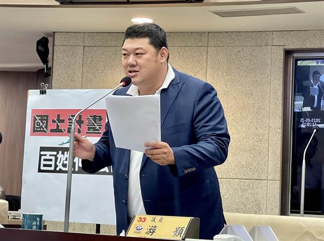 南投县议员游颢强调，若他进入立法院，一定要求中央重新检讨国土功能分区，希望能因地制宜。（杨静茹摄）