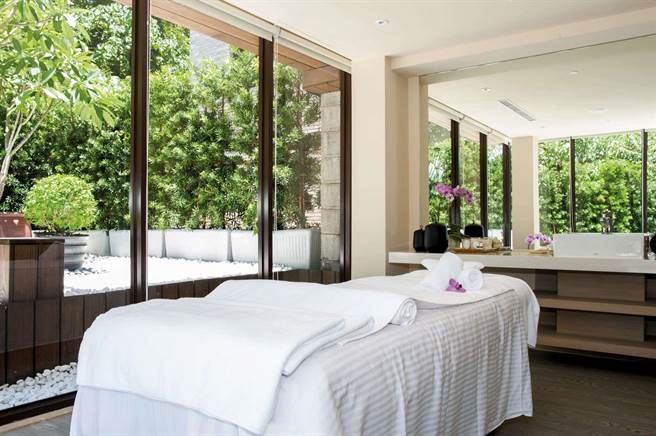 大地酒店首次推出「The Gaia Spa」套券，每张3160元可享受长达70分钟的全身精油芳疗课程，共省5200元。(北投大地酒店提供)