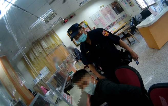 速男胆大冷静，面对警方盘查有问必答。（读者提供／程炳璋台南传真）