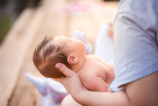摩羯女、巨蟹女、处女女婆婆因为个性传统保守，所以依旧有重男轻女观念。（示意图／Shutterstock）