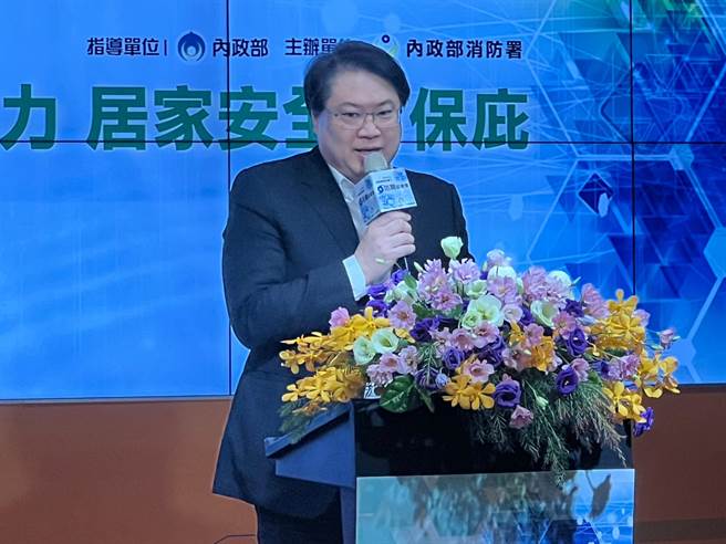 林右昌表示平均地权条例修法，整个房市朝向温和的修正。（王扬杰摄）