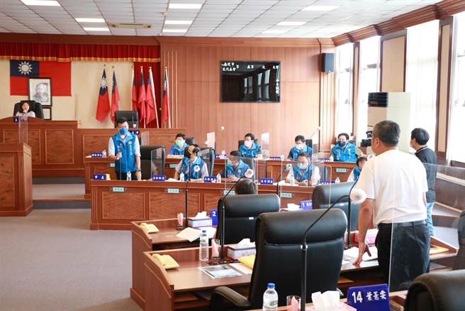 南投市2022年新生儿仅420人，年粗出生率4.40，为四大乡镇市中最低，提出提高生育津贴计画获代表会支持。（南投市公所提供／杨静茹南投传真）