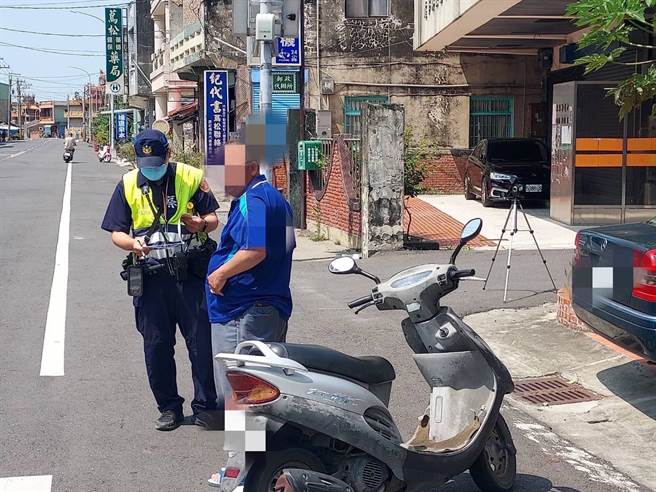 云林县警方今年一至四月取缔未戴安全帽件数2178件。（云林县警局提供）