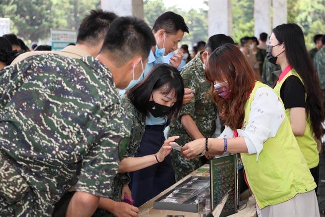 毒防局设置「毒品防制宣导区」。（翻摄照片／高雄洪靖宜传真）