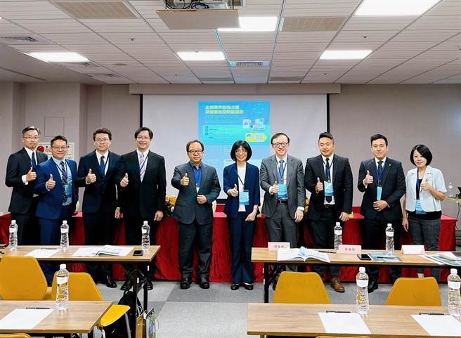 新竹地检署致力防杜企业舞弊、保障营业秘密，由检察官亲自说明企业舞弊因应之道。（新竹地检署提供／邱立雅竹县传真）