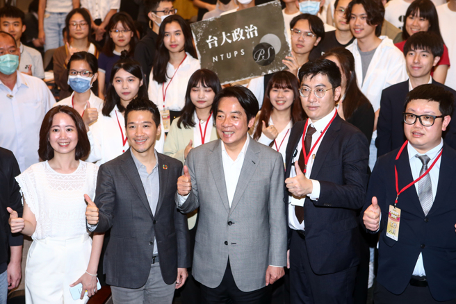 日本首相计画参加北约峰会，大陆外交部回应坚决反对亚太引入任何军事集团。（大陆外交部）