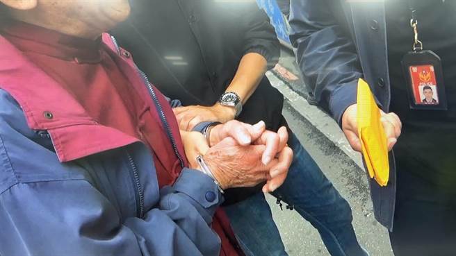 陈嫌现身欲向王妇收钱，当场被警方逮捕。（警方提供）