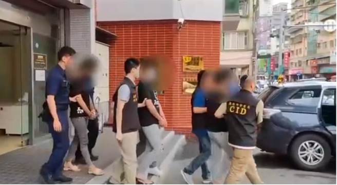 ▲基隆市警局第三分局与台东县警局合作，一举逮获囚人的诈骗集团5人，其中3人因犯嫌重大声押禁见。（基隆市警察局提供／徐佑升基隆传真）