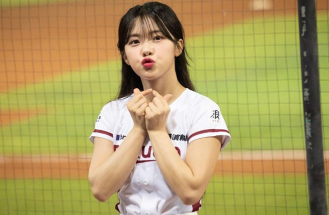 啦啦队女神李多慧。(图/李多慧 IG)