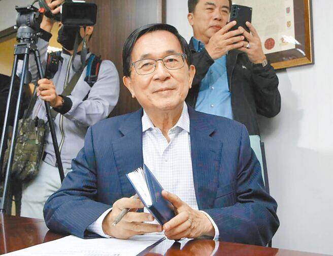 媒体人黄扬明指出，前总统陈水扁向民进党政治人物关说施压选罢法修法，已经违反游说法。资料照