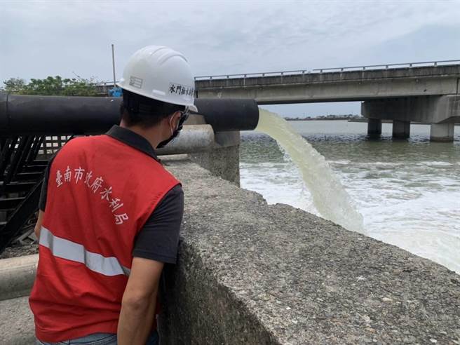 因应玛娃颱风即将来袭， 台南市政府强化落实各项水利防汛整备工作。(台南市政府提供／曹婷婷台南传真)