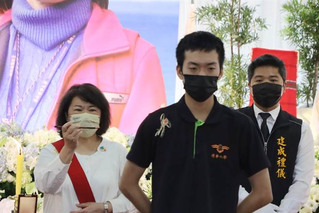 林淑雅告别式由嘉义市长黄敏惠代表点主。（吕妍庭摄）