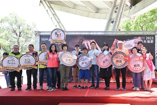 今年度天下第一摊分为「顶级肉乾大赏、饕客最爱吃」两大组别，共有23个市场，高达130家。（市场处提供／张芷瑜台北传真）