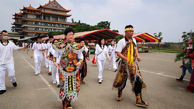 彰化縣二林萬合收圓總道場廣懿宮今天舉行肇建儒教大樓暨萬壽宅邸動土典禮，現場冠蓋雲集。（孫英哲攝）