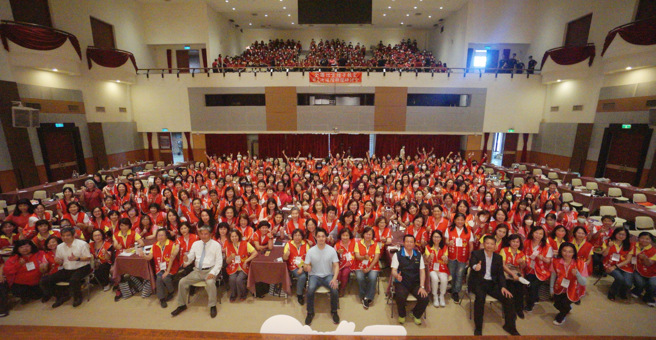 内政部消防署协同台北市义勇消防总队防火宣导大队及台北市消防局，今（27）日在士林剑潭青年活动中心办理「全国防火宣导种子教官第十九次进阶联谊研讨会」，全国234 名种子教官齐聚一堂，共同精进及交流防火防灾知识。（图／北市消防局提供）