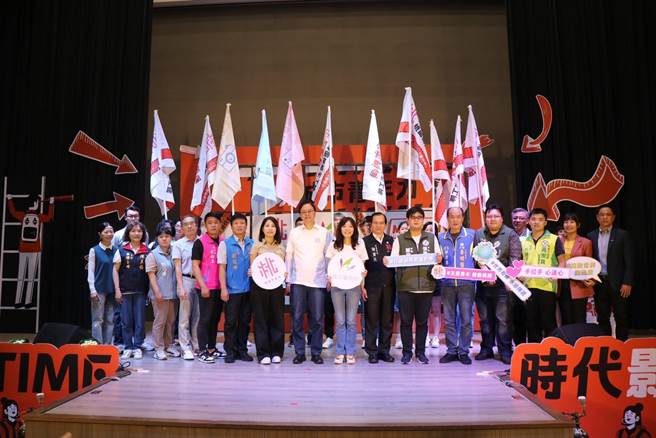 桃园市青年局平日培训青年公益团体，在挥别疫情后，重启青年国际志工服务队补助计画。（蔡明亘摄）