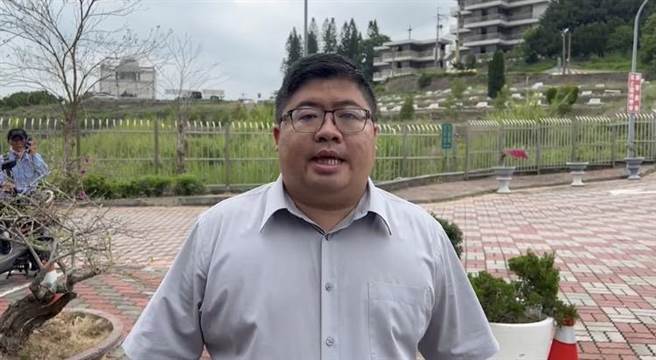 民进党立委立委蔡易余突然在脸书发文怒吼，「这辈子最讨厌民进党的一天」、「那我退党可以吗？」，事后强调与选罢法修正无关。（吕妍庭翻摄）