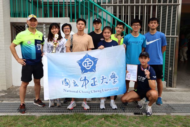 中正大学获得这次大专锦标赛团体组的冠军。（中华民国定向越野协会提供）