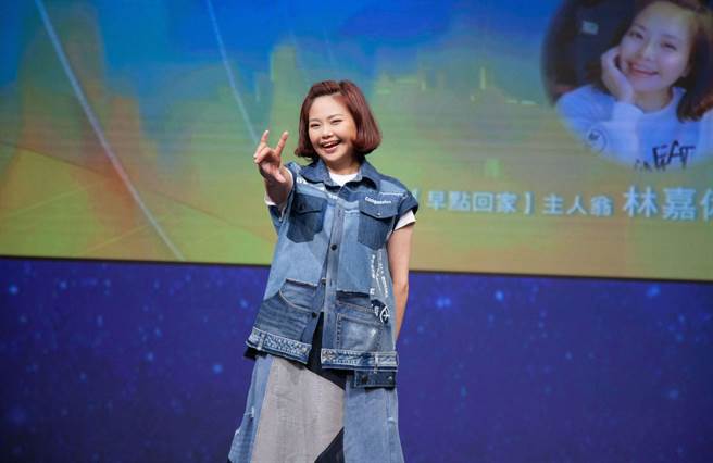 林嘉俐的成长故事被拍成戏剧，鼓励聋家庭。（大爱提供）