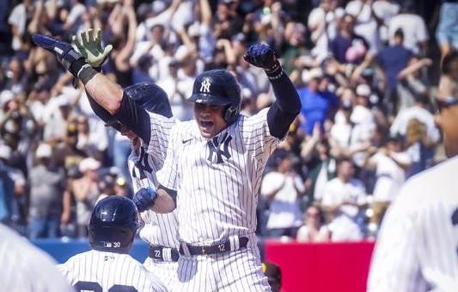 洋基奇纳法勒法击出再见安打。（美联社）