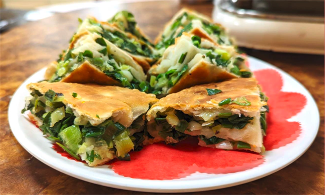 潮流巨星周汤豪将于6月3日在高雄巨蛋接力开唱，高市府观光局特别汇整周边美景及美食资讯，邀请歌迷一起嗨翻高雄。（高市府观光局提供／洪浩轩高雄传真）