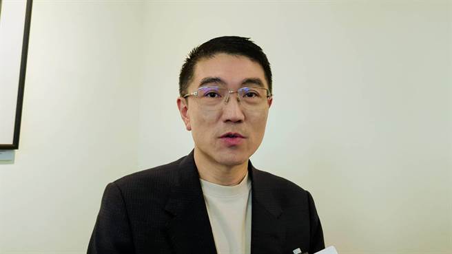 基隆市长谢国梁表示，未来会从增加市区停车空间及串连基隆港东西岸动线吸引力等方面，让更多民眾愿意利用西岸停车空间。（张志康摄）