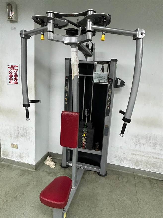 台北市议员黄静莹发现，北投焚化厂附设健身房有不少设备快20年未更换。（黄瀞莹办公室提供）