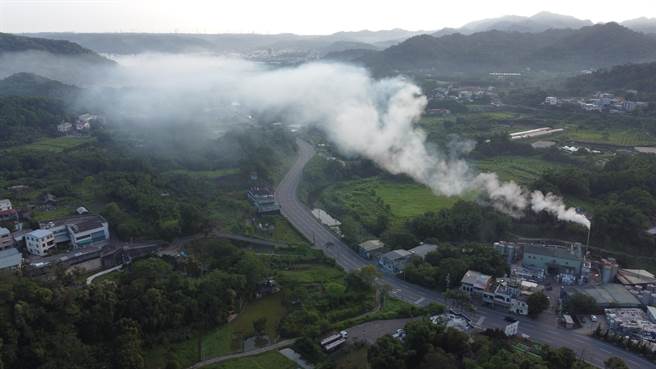 关西镇南新里一家化工厂因挥发性有机物质逸散为即时通报环保局，将面临裁罚命运。（关西镇环境守护协会提供／邱立雅竹县传真）