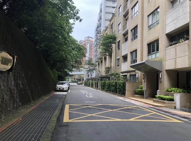 台北市有214条消防通道未列管，时至今日仍持续举发违规停车。（台北市议员何孟桦提供／刘彦宜台北传真）