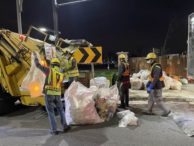 台中市石冈、东势及新社等区清洁员溢编，中市环保局推出「山城区机动班」遭民眾质疑人力调动不公，且地点设置于丰原不合理；环保局表示，尊重各队长管理调派，支援队员将在原区队上、下班。（示意图／台中市政府提供）