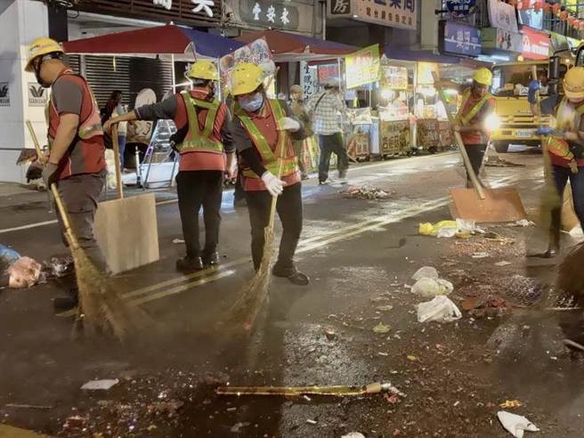 台中市石冈、东势及新社等区清洁员溢编，中市环保局推出「山城区机动班」遭民眾质疑人力调动不公，且地点设置于丰原不合理；环保局表示，尊重各队长管理调派，支援队员将在原区队上、下班。（示意图／台中市政府提供）