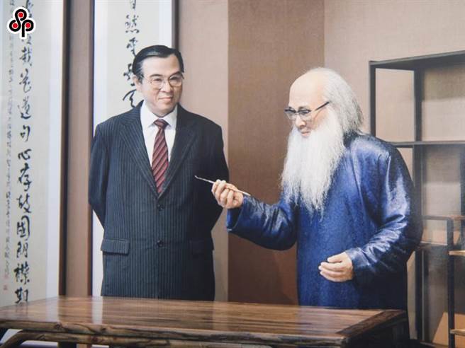 大陆国家文物局近日公布通知称，将限制于右任、张大千（图右）等41位着名书画大师的作品一律不得出境。（本报资料照片）