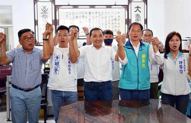 屏南立委恐呈现三角督局面，国民党议员许馨匀（右）透露有意愿接受党中央徵召参选。（林和生摄）