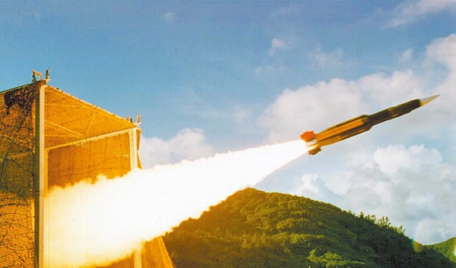 雄三飞弹发射。（摘自中科院网站）